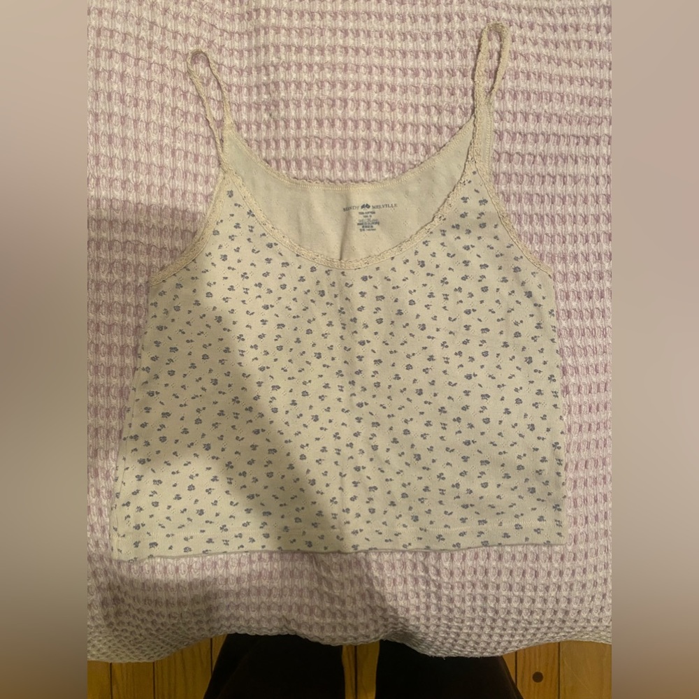 BRANDY MELVILLE LACE TOP